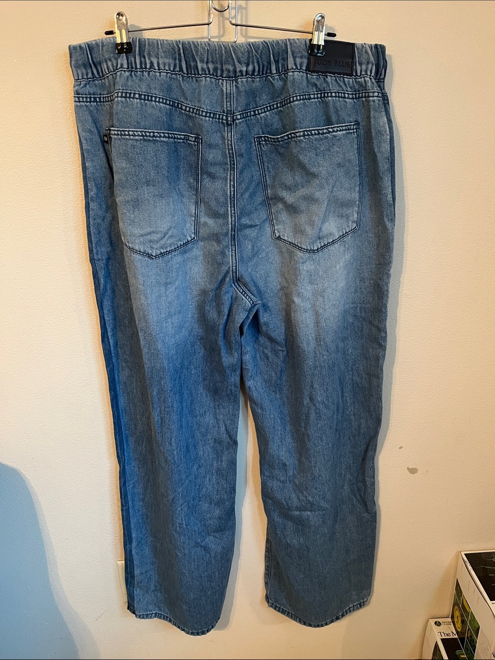 Judy Blue Medium Light Blue Cropped Denim Jeans 15/32 - Picture 1 of 5